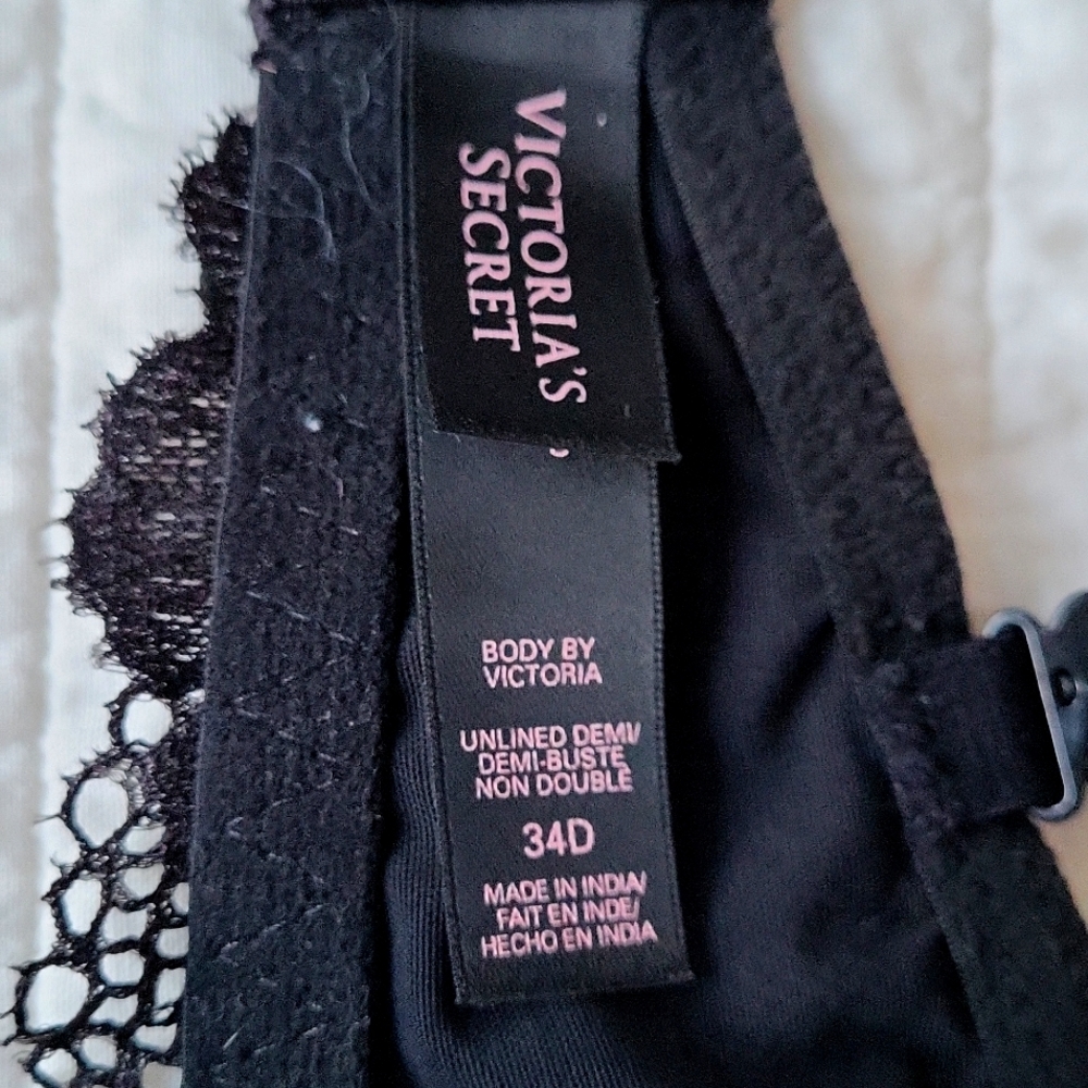Victoria's Secret black lace bra 34D